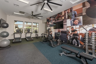 Village at Camelback Park in Phoenix, AZ - Foto de edificio - Building Photo
