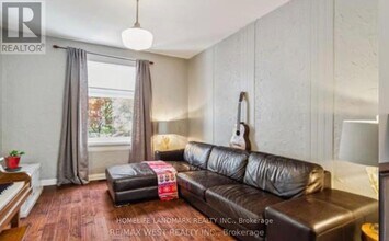 68 Hastings Ave in Toronto, ON - Building Photo - Building Photo