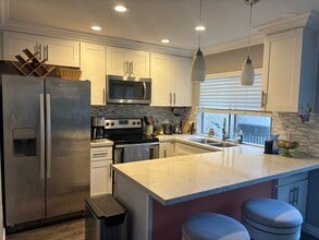 7942 Mission Center Ct, Unit C in San Diego, CA - Building Photo - Building Photo