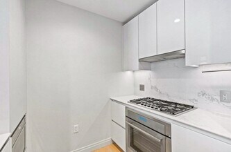 135 Seaport Blvd in Boston, MA - Building Photo - Building Photo