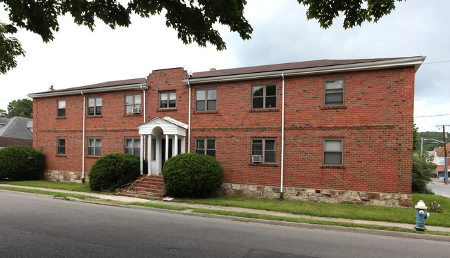 302 College Ave in Bluefield, WV - Building Photo - Building Photo