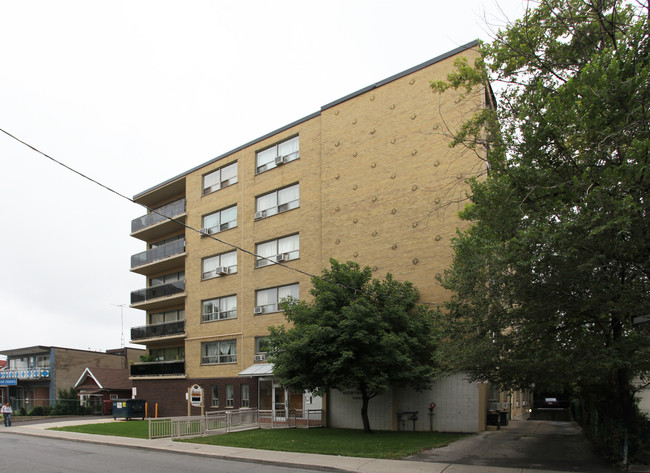 682 Northcliffe Blvd in Toronto, ON - Building Photo - Building Photo