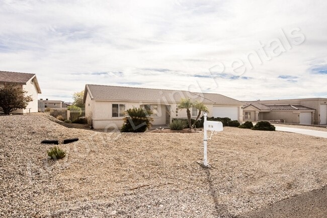 2170 Hillside Dr in Lake Havasu City, AZ - Foto de edificio - Building Photo