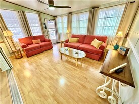 927 Nettles Blvd in Jensen Beach, FL - Building Photo