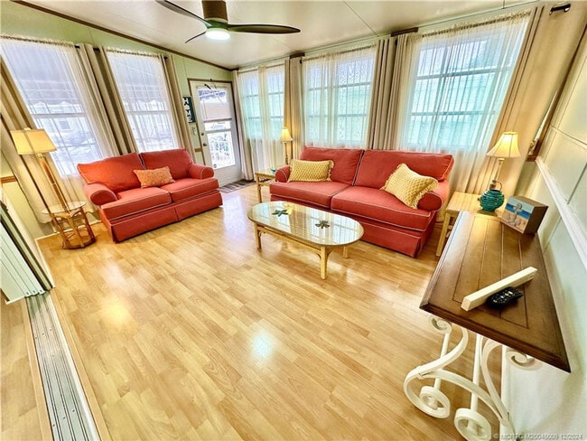927 Nettles Blvd, Unit SI ID1537521P