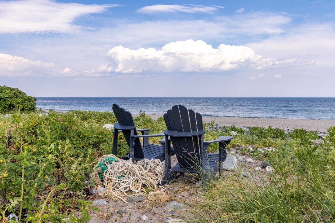3 Ocean Blvd in North Hampton, NH - Building Photo