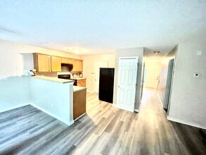7134 Georges Way in Morrow, GA - Foto de edificio - Building Photo