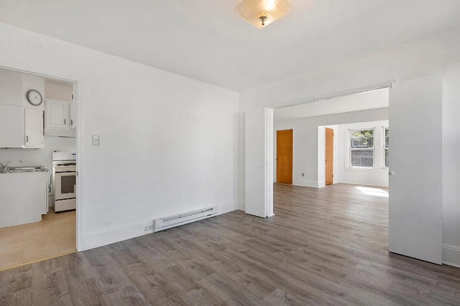 12 Edgewater Pl in Edgewater, NJ - Building Photo - Building Photo
