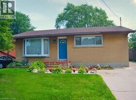 651 Upper Ottawa St in Hamilton, ON - Building Photo