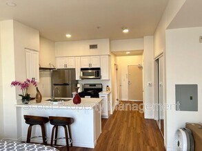 445 Island Ave in San Diego, CA - Building Photo - Building Photo