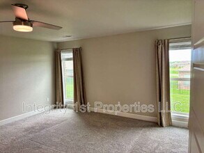 7546 Apache Rd in Shawnee, KS - Building Photo - Building Photo