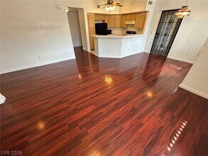 900 Heavenly Hill Ct in Las Vegas, NV - Building Photo - Building Photo