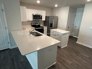 8539 Beckett Chase Wy in Raleigh, NC - Building Photo - Building Photo