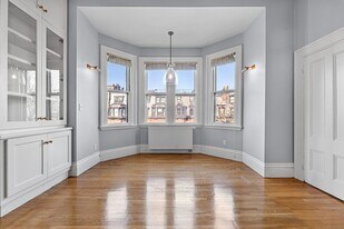 298 Marlborough St, Unit 3 in Boston, MA - Building Photo