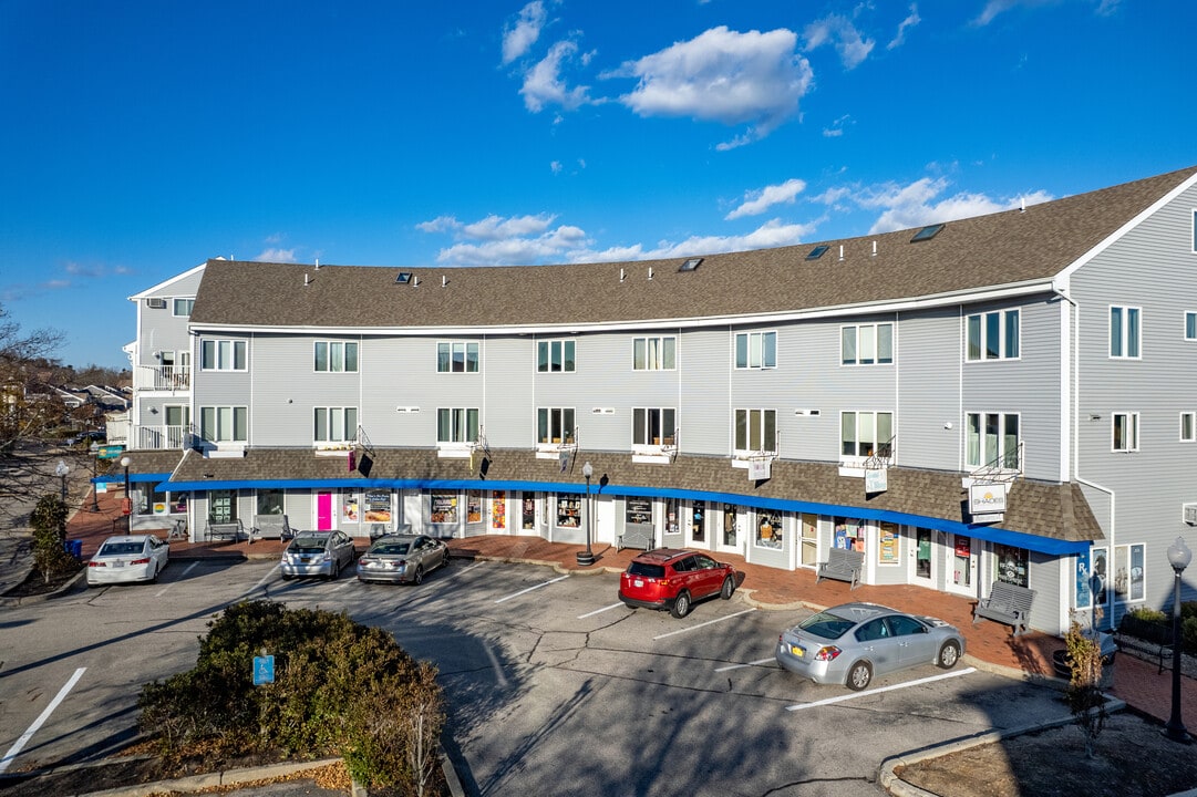 30-38 Pier Market Pl in Narragansett, RI - Building Photo