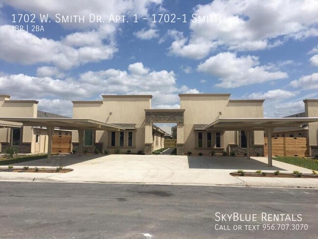 1702 W Smith Dr in Pharr, TX - Building Photo - Building Photo