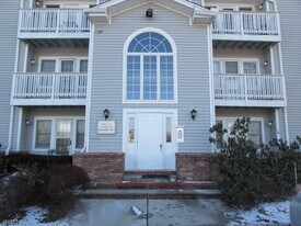 8 Genoble Rd in Montville, NJ - Building Photo