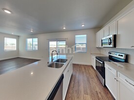 2118 Tuch Wy in North Las Vegas, NV - Building Photo - Building Photo