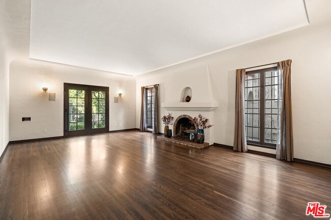 1146 S Hayworth Ave in Los Angeles, CA - Building Photo - Building Photo