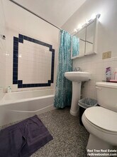 37 Egremont Rd, Unit 6 in Boston, MA - Foto de edificio - Building Photo