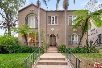 101 N Clark Dr in West Hollywood, CA - Building Photo - Building Photo