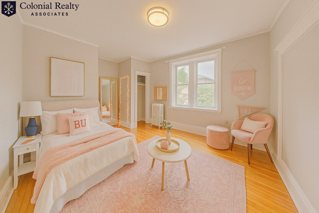 330 St Paul St in Brookline, MA - Building Photo