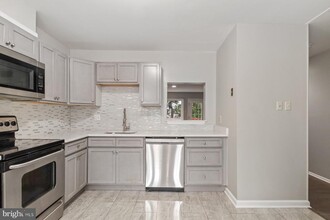 54 Hamlet Dr in Owings Mills, MD - Foto de edificio - Building Photo