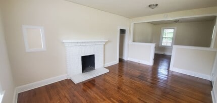 2809 Hillsborough Rd in Durham, NC - Building Photo - Building Photo