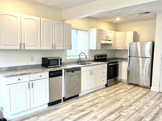 323 Middlesex St, Unit 2