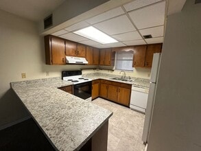 312 Wood Grove Ct in Tallahassee, FL - Building Photo - Building Photo