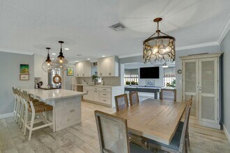 301 Enfield Rd in Delray Beach, FL - Building Photo - Building Photo