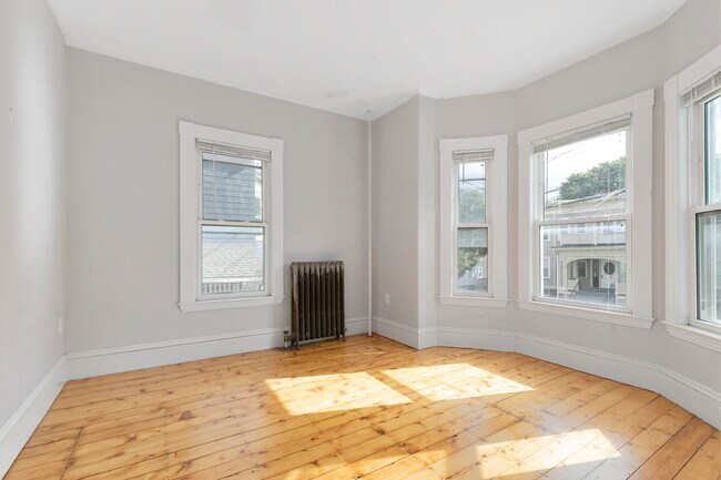 103 Summer St, Unit #2 in Somerville, MA - Foto de edificio - Building Photo