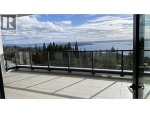 3101 Burfield Pl in West Vancouver, BC - Building Photo - Building Photo