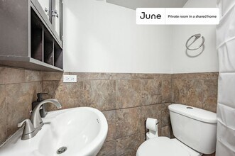 Room in Shared 3 bed/2 bath home in Chicago, IL - Foto de edificio - Building Photo