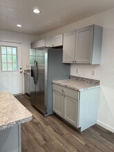 508-510 NE Housley Ave in Roseburg, OR - Building Photo - Building Photo