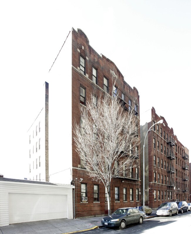 1715-1717 Walton Ave in Bronx, NY - Foto de edificio - Building Photo