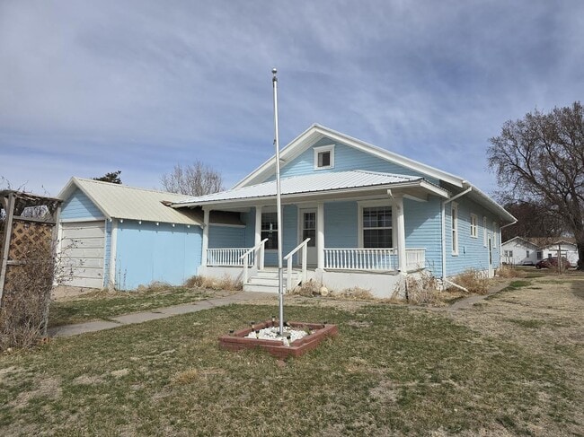 property at 434 3rd St