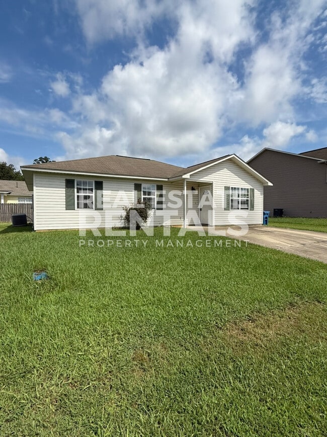 108 Cole Ln in Rainbow City, AL - Building Photo - Building Photo