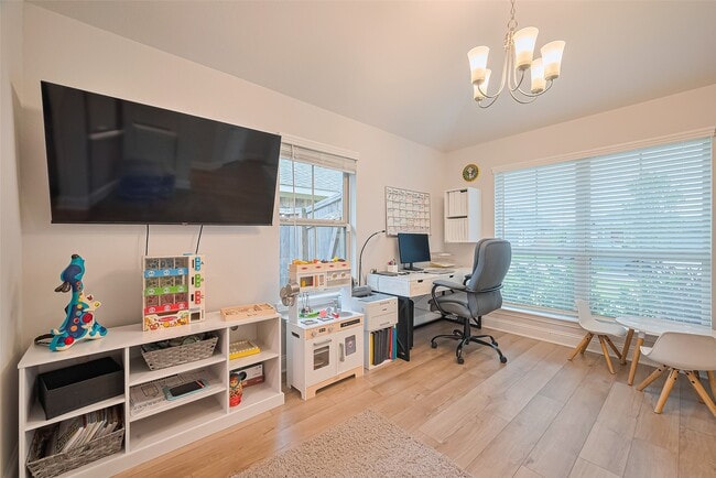 property at 2712 Golden Palms Ln