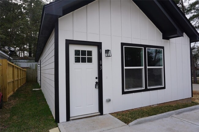 9583 Darkwood St in Willis, TX - Building Photo - Building Photo