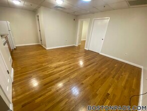 22 High St in Medford, MA - Foto de edificio - Building Photo