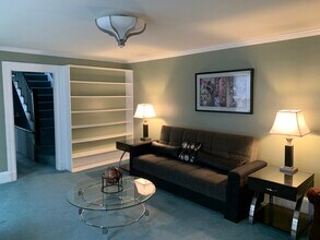 39 Ohio St, Unit Fully furnished 2 bedroom in Bangor, ME - Building Photo - Building Photo