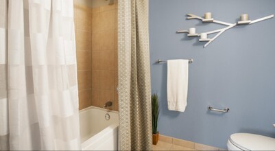 560 W Kinzie St in Chicago, IL - Foto de edificio - Building Photo