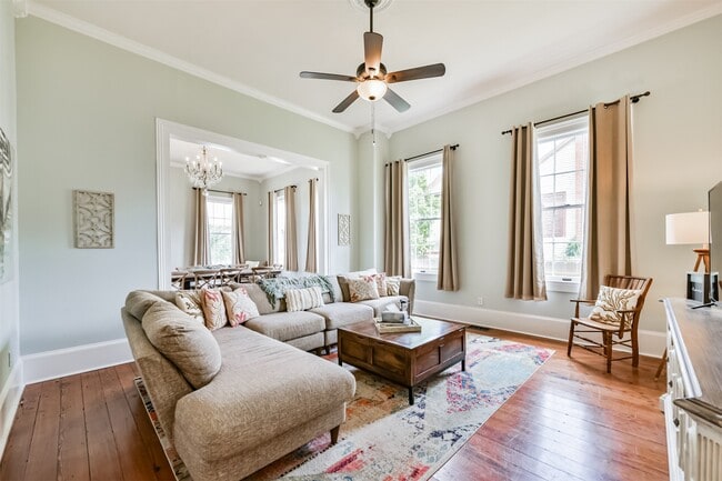 property at 1121 Market St