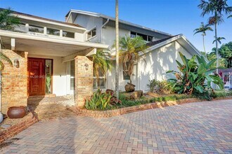 2120 SW 28th Way in Fort Lauderdale, FL - Building Photo - Building Photo