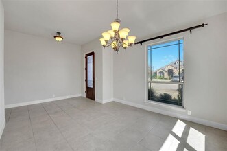 512 Carnation Ln in Mansfield, TX - Building Photo - Building Photo