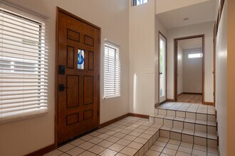 1834 Rhodes St in Hermosa Beach, CA - Foto de edificio - Building Photo