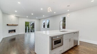 555 E 5th St in Boston, MA - Building Photo