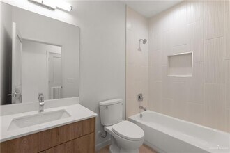 810 N Clarence Ave, Unit 4 in Edinburg, TX - Foto de edificio - Building Photo