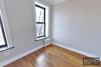 60 Avenue B in New York, NY - Foto de edificio - Building Photo